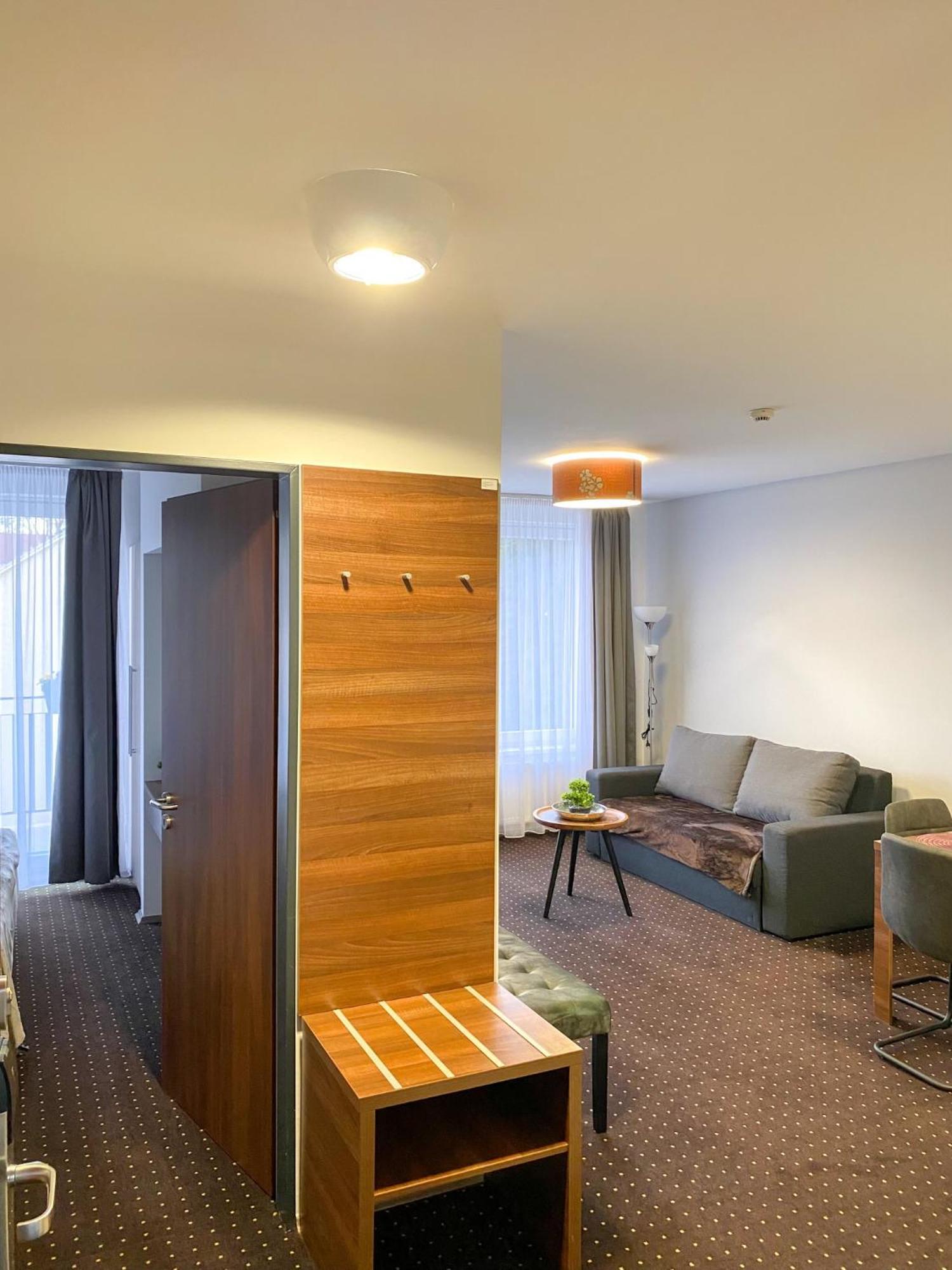 Happy Seasons Szoboszlo Apartment ไฮจ์ดุสโซบอสโล ภายนอก รูปภาพ